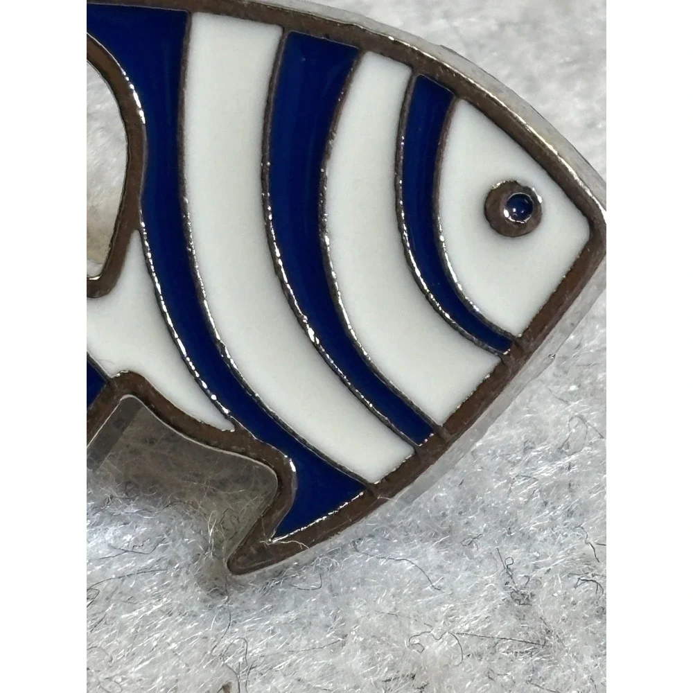 #68. Blue-and-white Striped Fish Pin